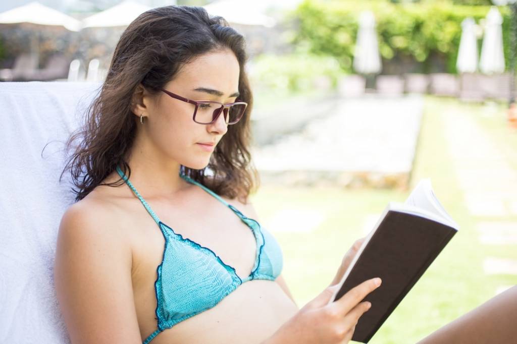 Dia del bikini y libros