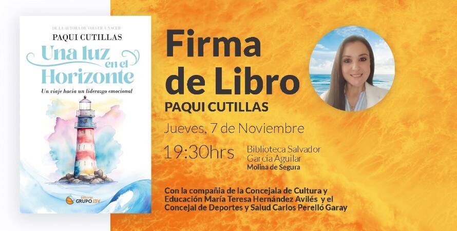 Paqui Cutillas presentando “Una Luz en el Horizonte” en la Biblioteca Salvador García Aguilar